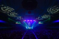 奥田民生「ひとり股旅スペシャル＠日本武道館」の様子。（撮影：三浦憲治）