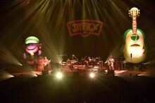 奥田民生「MTRY LIVE AT BUDOKAN」の様子。（撮影：三浦憲治）