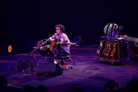 奥田民生「ひとり股旅スペシャル＠日本武道館」の様子。（撮影：三浦憲治）