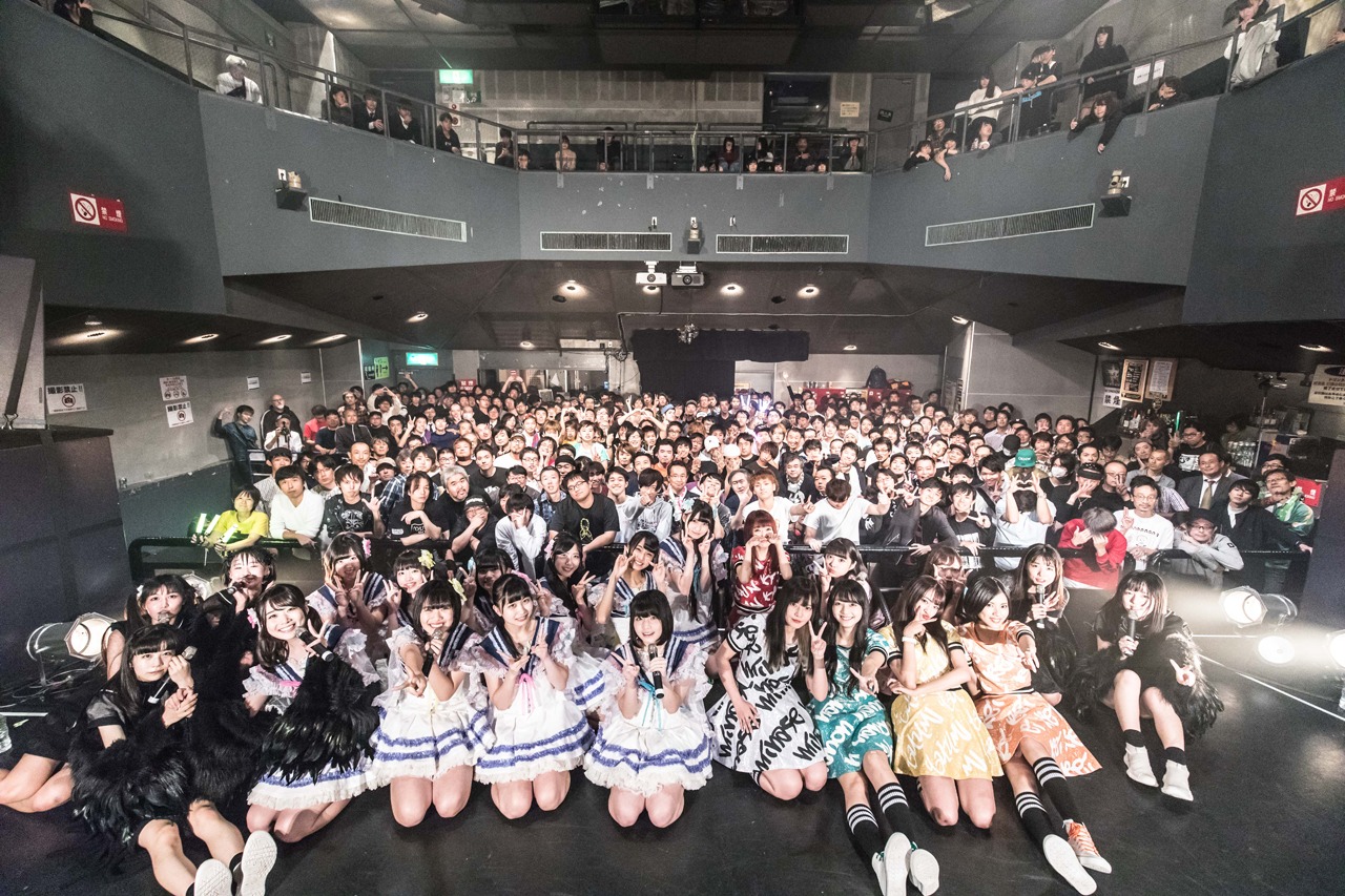 「shibuya stairs」の集合写真。（Photo by Masayo）