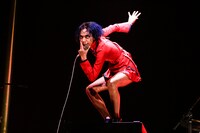 アヴちゃん（Vo）（撮影：森好弘）