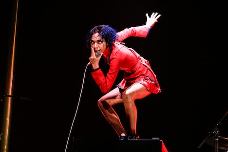 アヴちゃん（Vo）（撮影：森好弘）