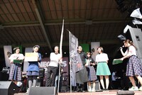 フード出展者を紹介するNegicco。