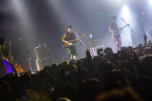 HYUKOH「24 Tour JAPAN ～HOW TO FIND TRUE LOVE AND HAPPINESS～」東京・新木場STUDIO COAST公演の様子。（撮影：松平伊織）