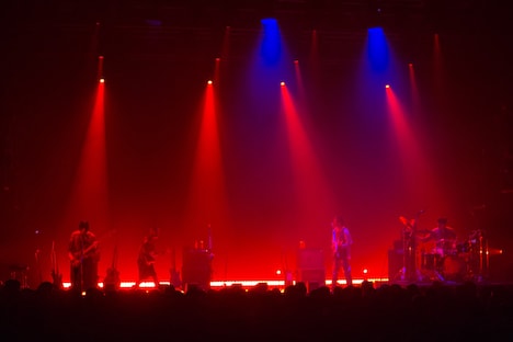 HYUKOH「24 Tour JAPAN ～HOW TO FIND TRUE LOVE AND HAPPINESS～」東京・新木場STUDIO COAST公演の様子。（撮影：松平伊織）