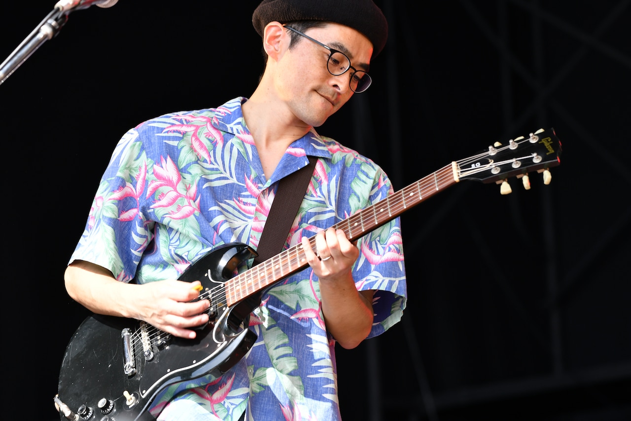 シライシ“JICHO”コウジ（G） - Negicco新潟「NEGi FES」田んぼの真ん中