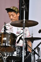 タナカ“ZEERAY”レイジ（Dr）