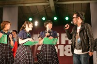 「いやもう、ぽっぽ焼きがおいしくてね」としみじみ語る曽我部恵一（左）。