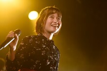 SHE IS SUMMER（撮影：曽我美芽）