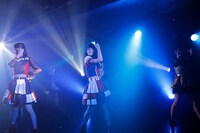 桜エビ～ずのワンマンライブ第1部「welcome to the village star」の様子。（写真提供：スターダストプロモーション）
