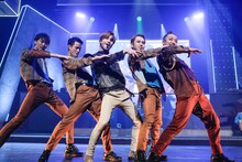 テミン（中央 / Photo by hajime kamiiisaka）