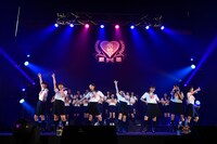 桜エビ～ず with 柏木ひなた（写真提供：SMEレコーズ）