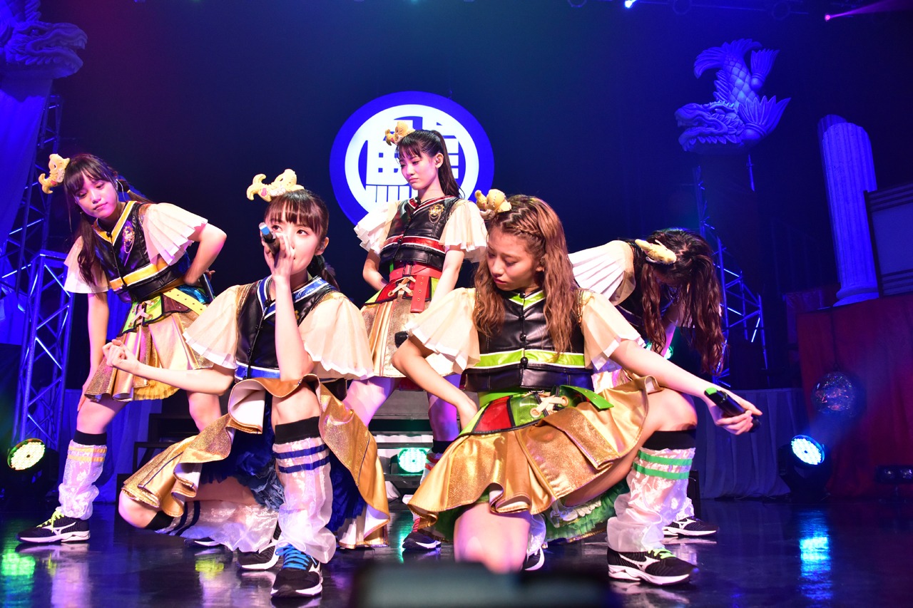 チームしゃちほこ「"TEAM SYACHIHOKO" THE LIVE ～FINAL～」の様子。