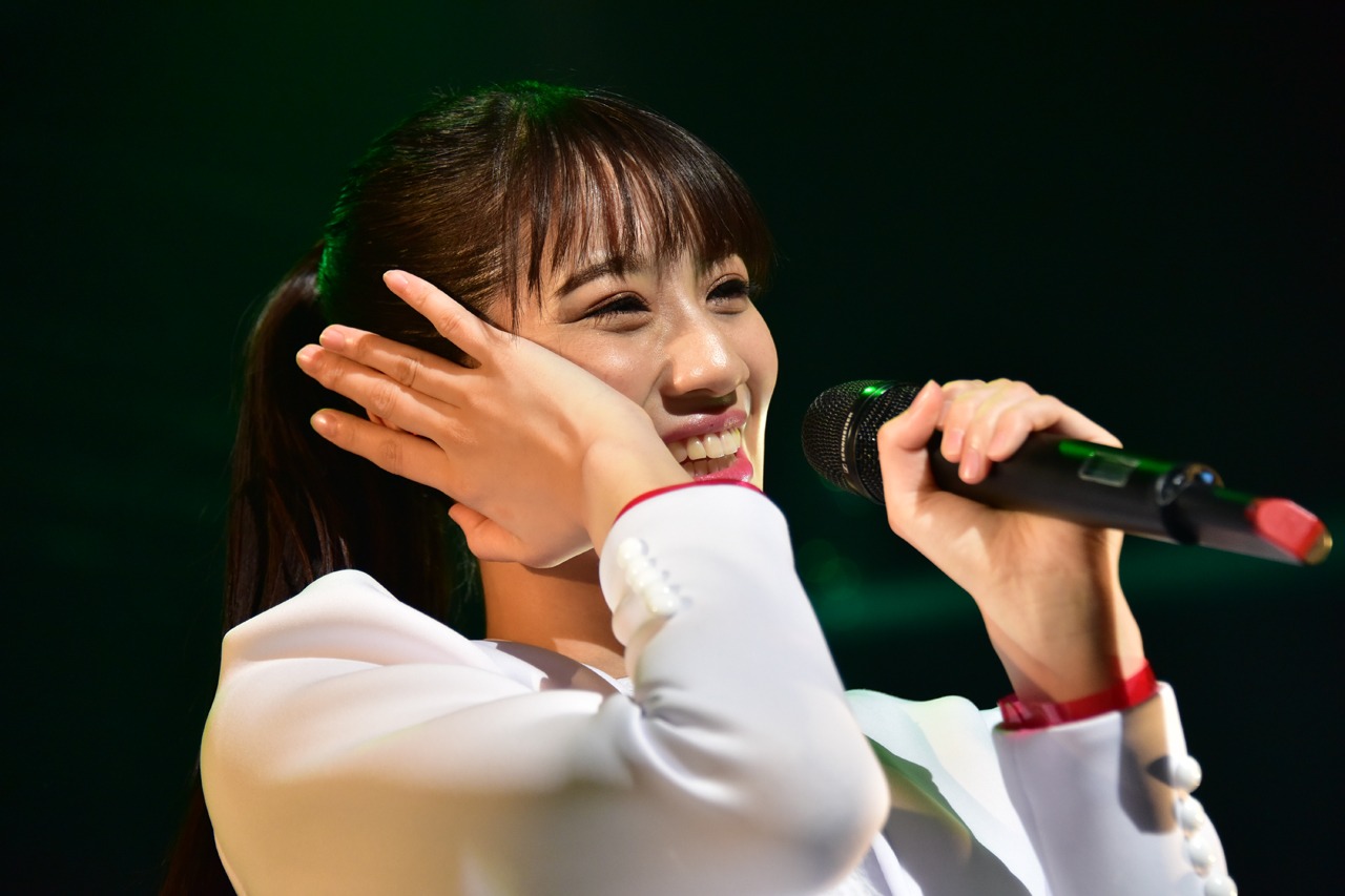 秋本帆華