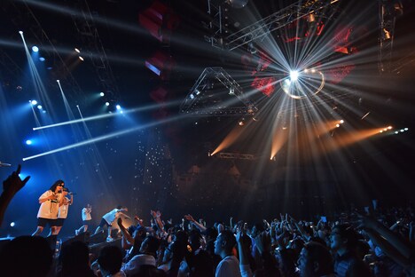 「lyrical school tour 2018 "WORLD’S END"」ツアーファイナルの様子。