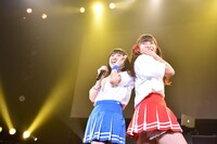 ブラガ。左からyuu、hinako。