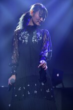 ソロパフォーマンスを披露したminan。