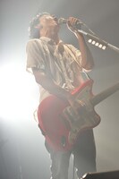 の子（Vo, G）（撮影：佐藤哲郎）