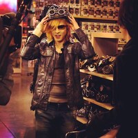 YOSHIKIのInstagtamより「火曜サプライズ イケメンアポなし祭り&YOSHIKIとアメリカ大上陸3HSP」撮影中のYOSHIKIとDAIGO。