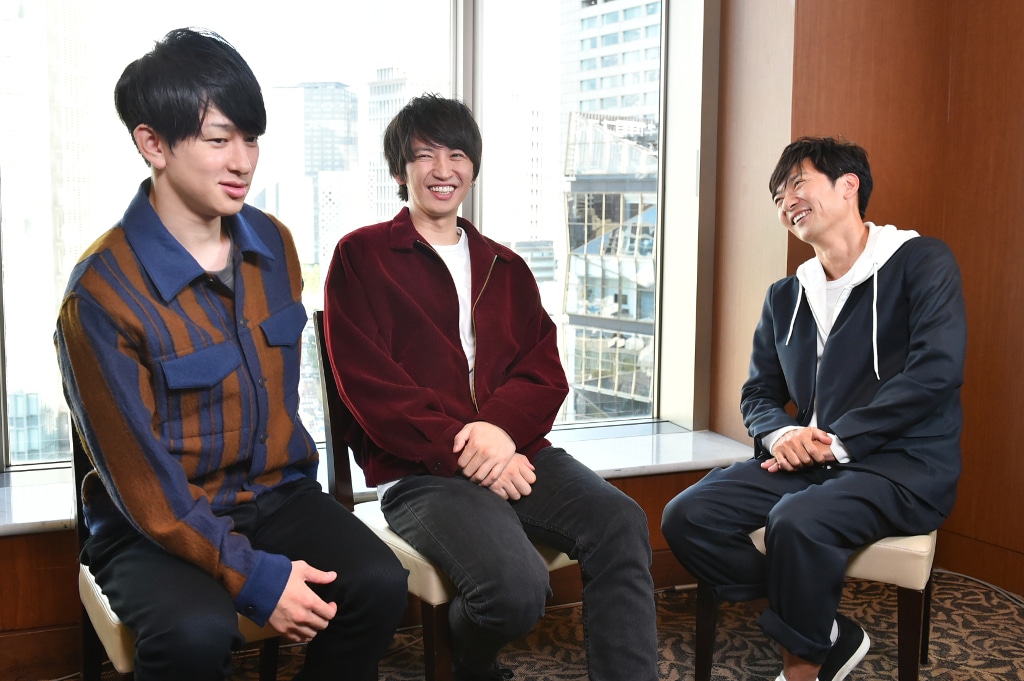 左から横山裕、大倉忠義、国分太一。 (c)TBS
