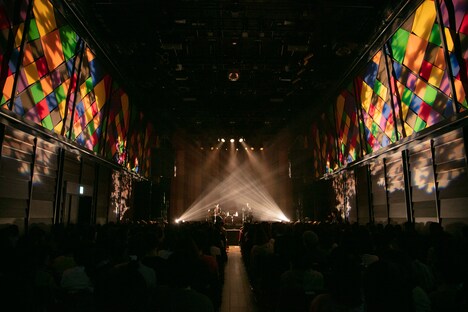 吉田山田「6th Album『欲望』全曲ライブ」の様子。（撮影：福岡諒祠）