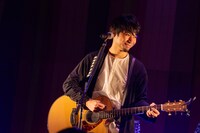 吉田結威（G, Vo）（撮影：福岡諒祠）