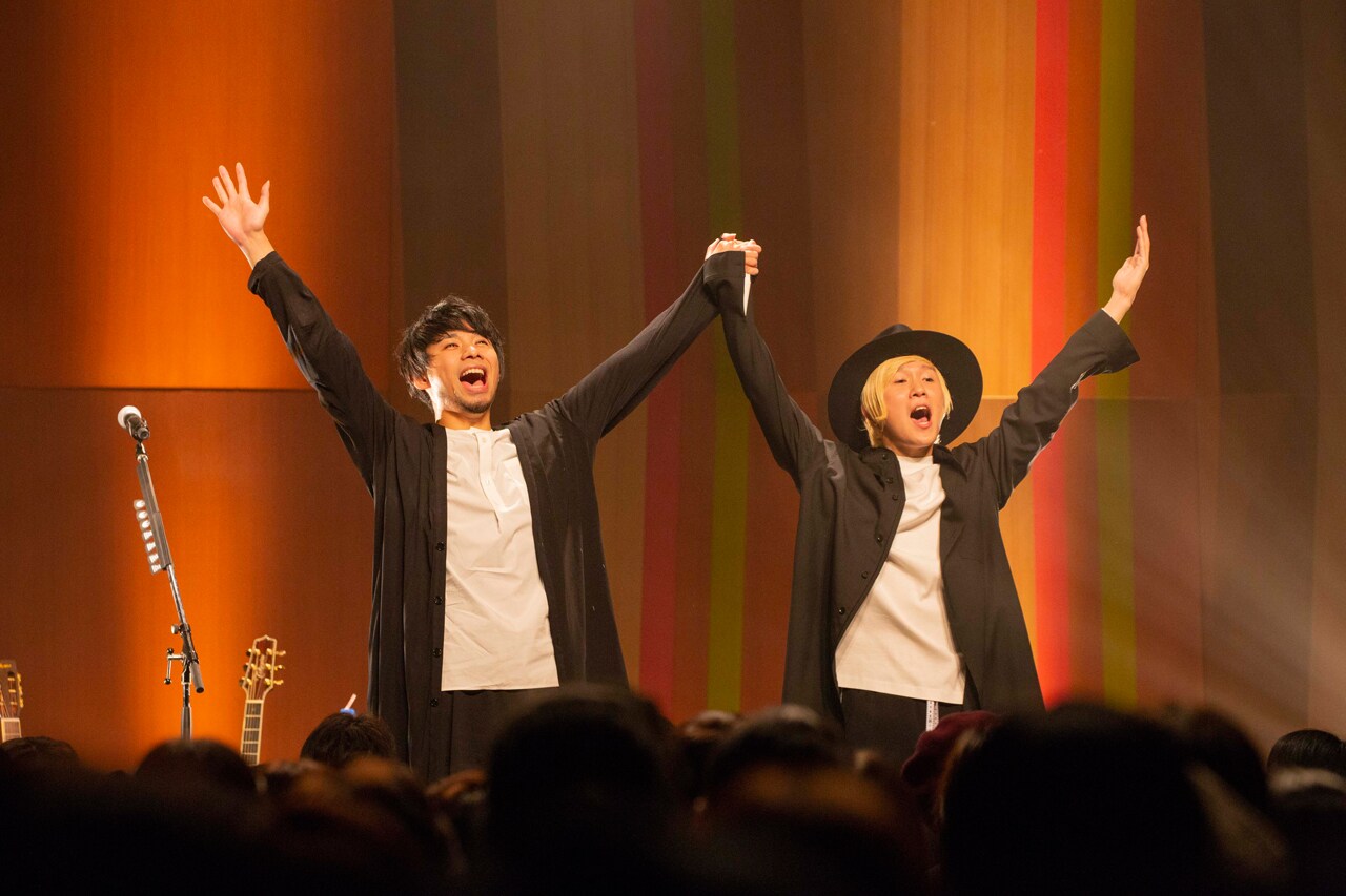 吉田山田、デビュー記念日に「欲望」全曲ライブ「10年目もよろしく」