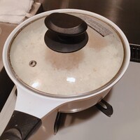 まおがファンのアドバイスを借りてコンロで炊き上げた白米。