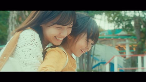 「つづく」MVのワンシーン。