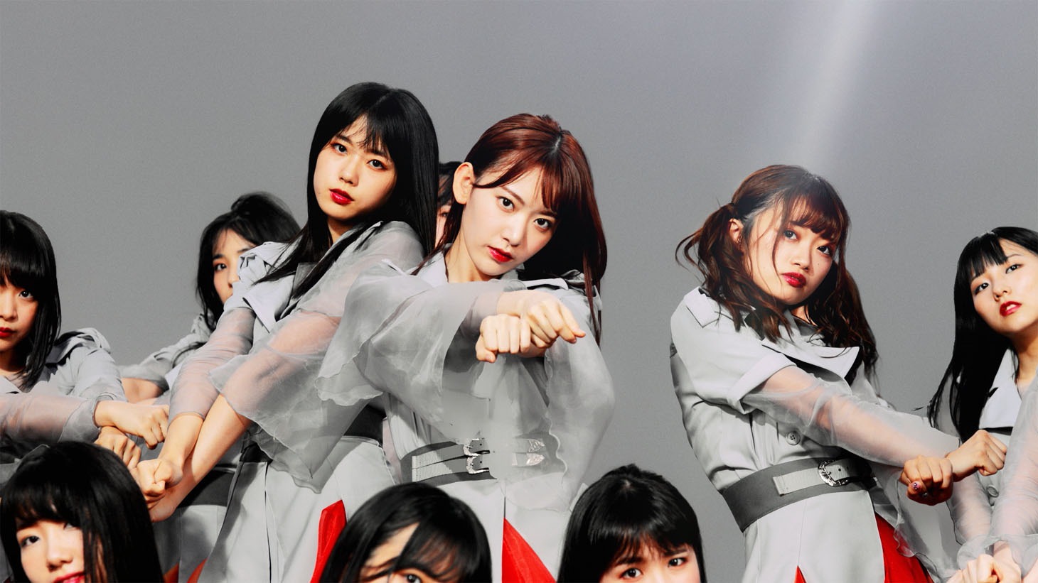 AKB48「NO WAY MAN」ミュージックビデオのワンシーン。（c）AKS/キングレコード