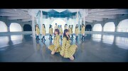 AKB48「センチメンタルトレイン」製品版ミュージックビデオのワンシーン。(c)AKS/キングレコード