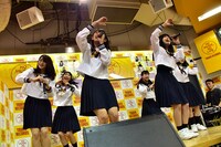 CROWN POP「午後四時ごろの好きです」リリース記念イベントの様子。