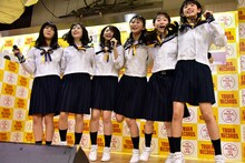 CROWN POP「午後四時ごろの好きです」リリース記念イベントの様子。