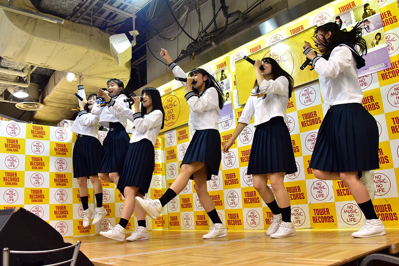 CROWN POP「午後四時ごろの好きです」リリース記念イベントの様子。