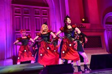 Dreamcatcherのフリーライブ様子。