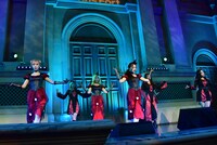 Dreamcatcherのフリーライブ様子。