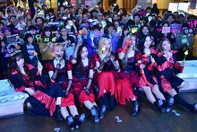 Dreamcatcherのフリーライブ様子。