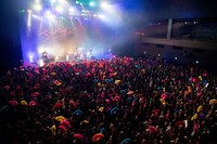 「ベッド・イン 2マンシリーズ2018 ～炎のねるとん3本勝負～」東京・Zepp Tokyo公演の様子。（撮影：斉藤明）