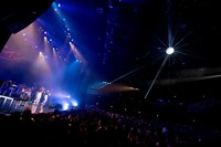 「ベッド・イン 2マンシリーズ2018 ～炎のねるとん3本勝負～」東京・Zepp Tokyo公演の様子。（撮影：斉藤明）