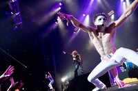 ゴールデンボンバー（撮影：斉藤明）