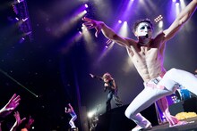 ゴールデンボンバー（撮影：斉藤明）