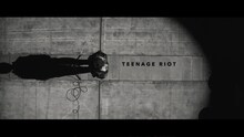 米津玄師「TEENAGE RIOT」ミュージックビデオのワンシーン。
