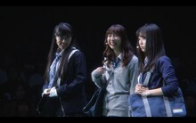 ももいろクローバーZ「天国のでたらめ」ミュージックビデオのワンシーン。