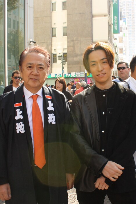 上地克明横須賀市長とEXILE TETSUYA。