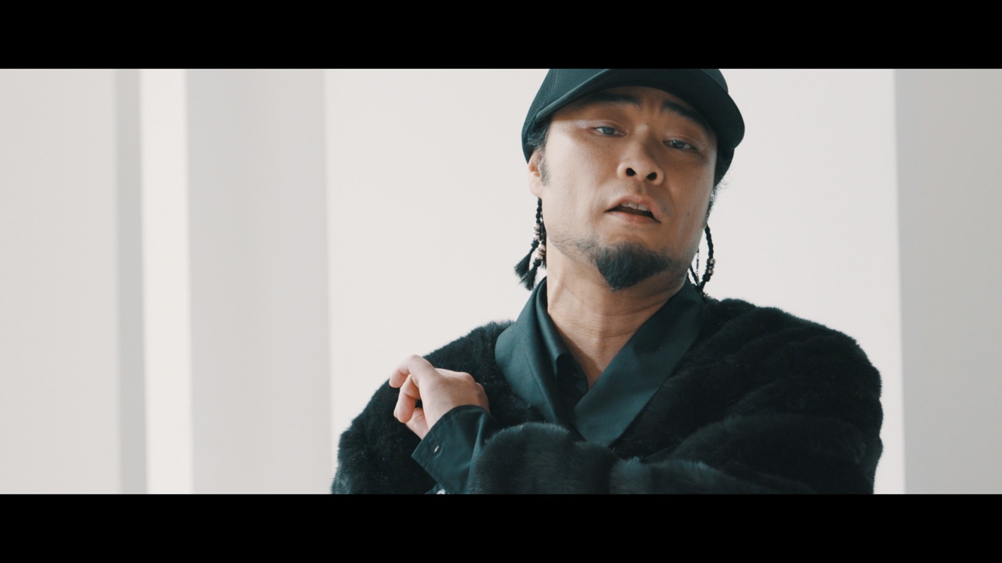 Diggy-MO'「GOD SONG」ミュージックビデオのワンシーン。