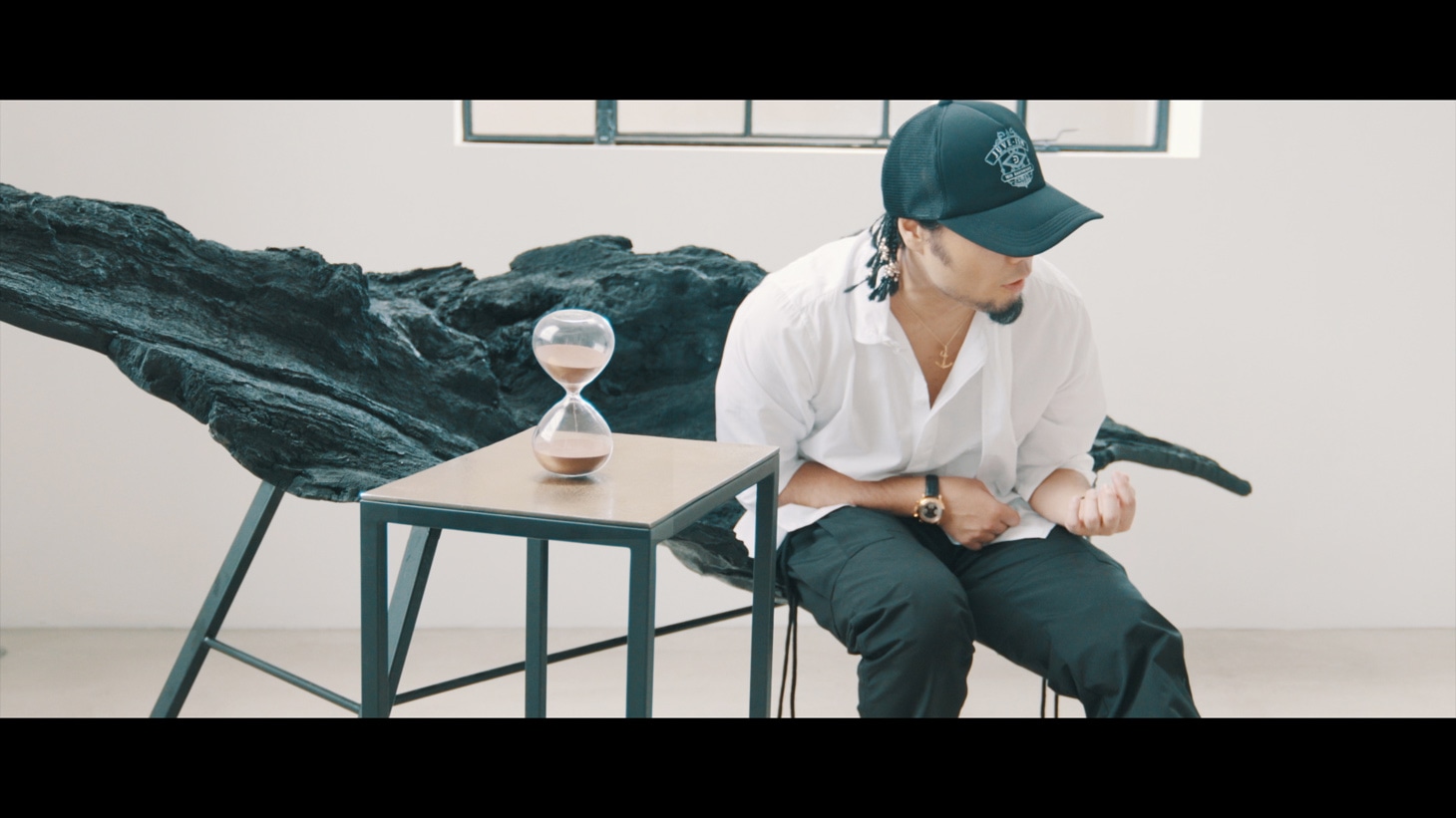Diggy-MO'「GOD SONG」ミュージックビデオのワンシーン。