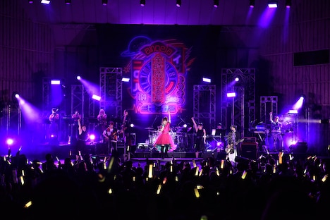 angela「angela Live 2018 All Time Best in 日比谷野音」の様子。（撮影：釘野孝宏）