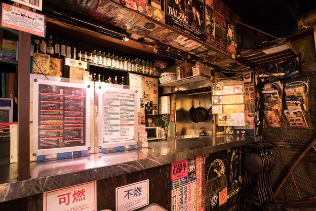 下北沢SHELTERのドリンクカウンター。