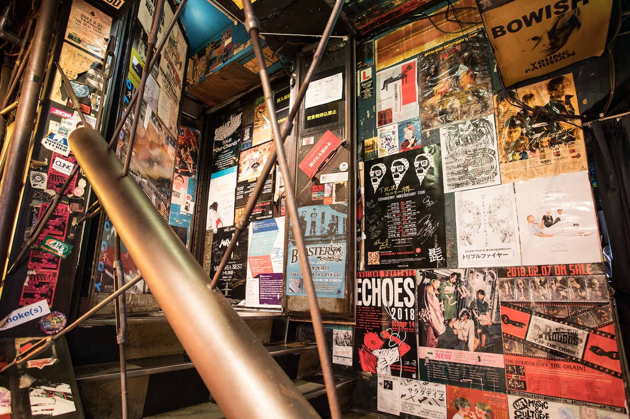 フロア入り口の扉。