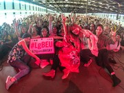 ヨーロッパツアー中のLAZYgunsBRISKY。